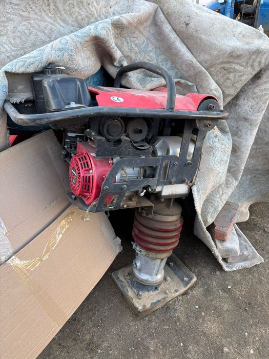 Вибрация уплотнитель грунт