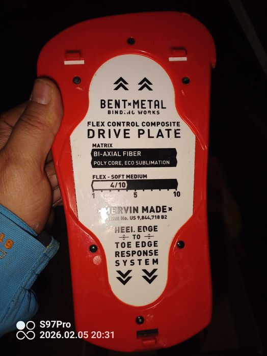 Bent Metal Logic с минимални следи от употреба