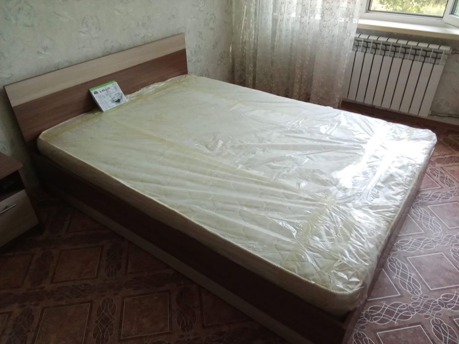 Спальний гарнитур