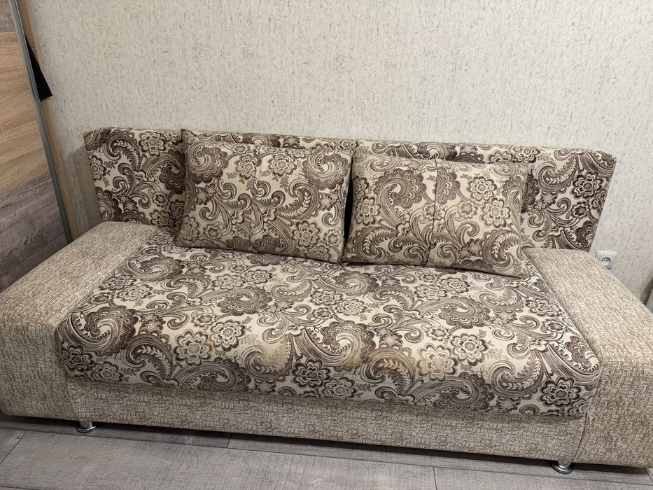 Продам диван в хорошем состоянии