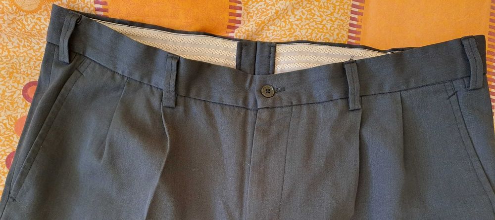 Мъжки тъмносив широк панталон нов размер L