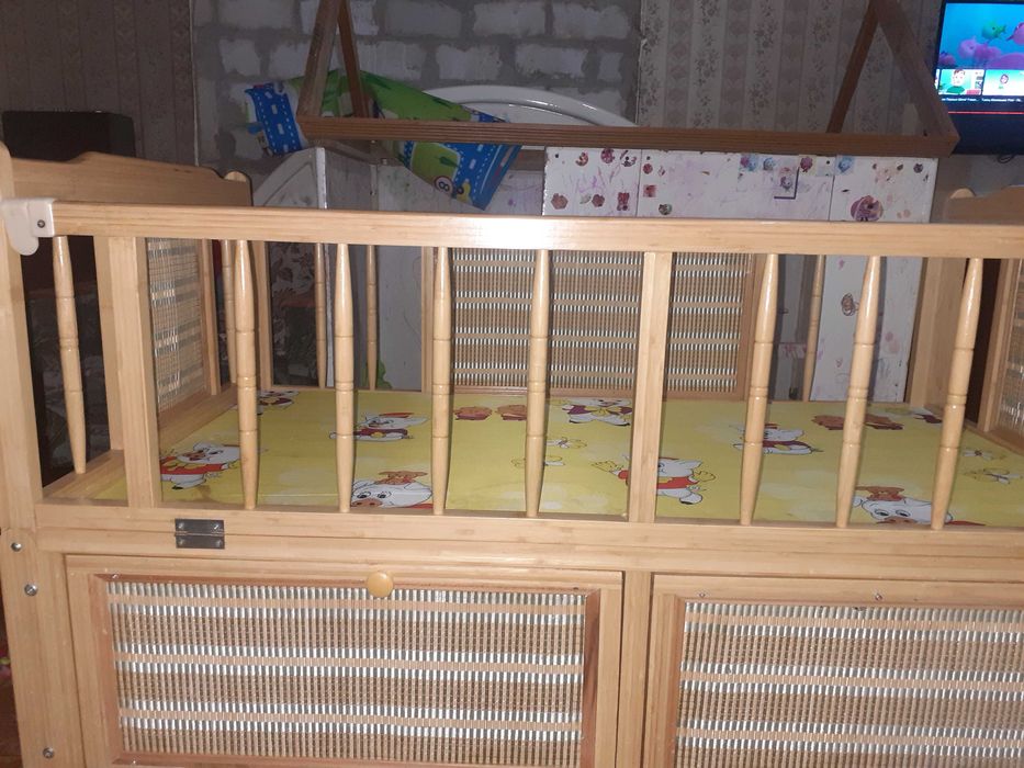 Детская кроватка