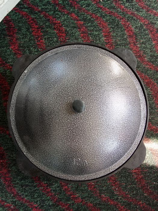 Казан Советский чугунный почти новый.