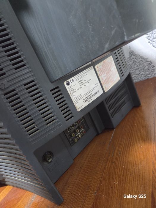 Продам телевизор рабочий LG