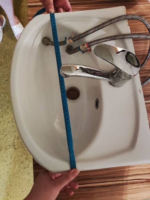 Продается и кран.