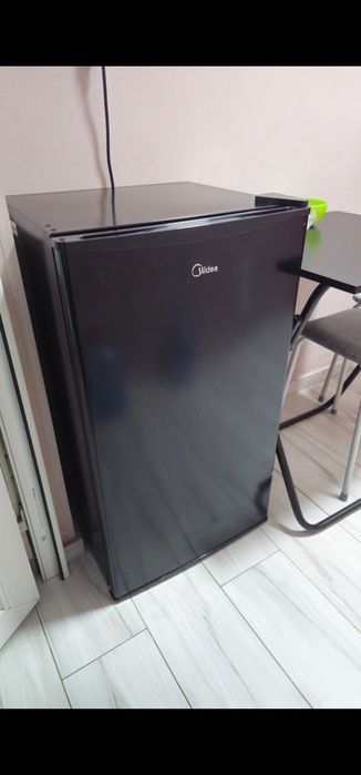 Продаётся холодильник маленький за 60.000