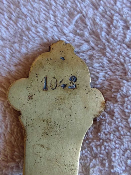 Малък бронзов свещник