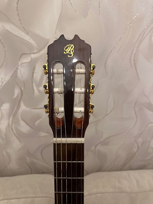 Продам испанскую гитару