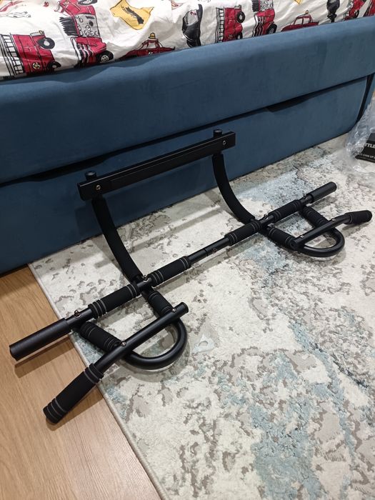 Продам турник в дверной проём