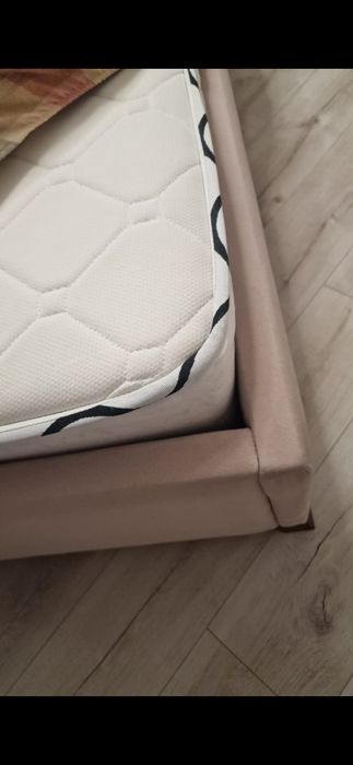 Продам двухспальную кровать
