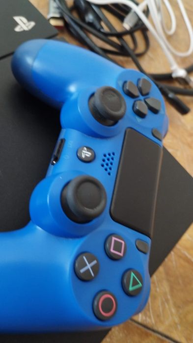 Продам PS4 FAT 500 gb