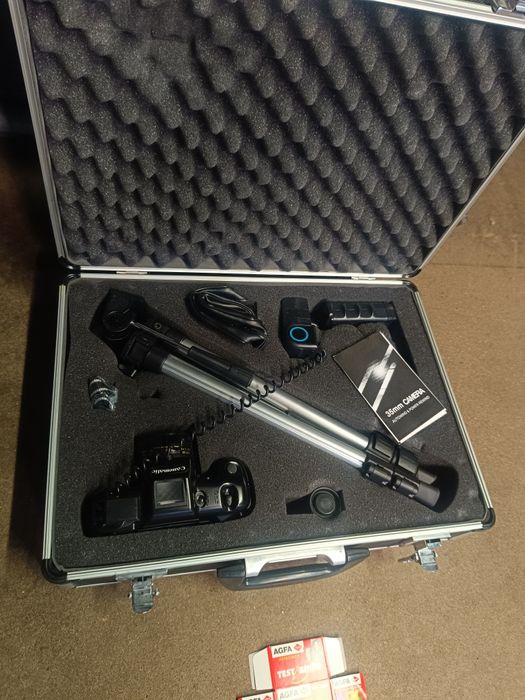 Комплект фото апарат в куфар НОВО!