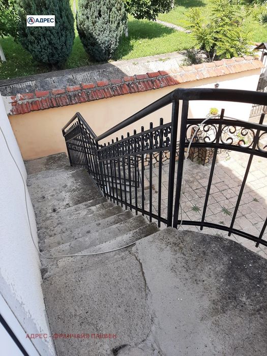 Къща в Враца, област-с.Бързина площ 228 цена 64000