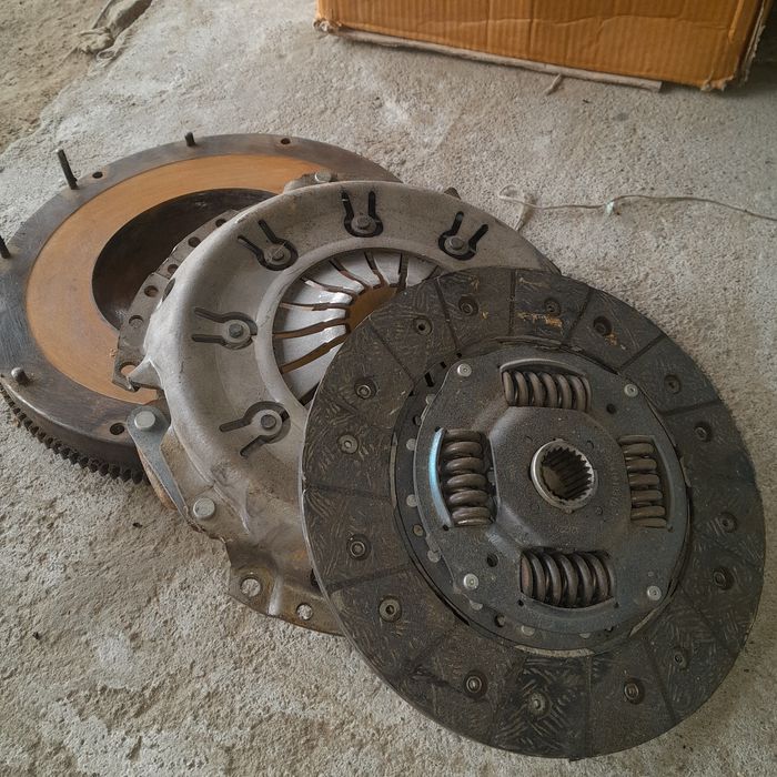 Продам на Ауди 2,3