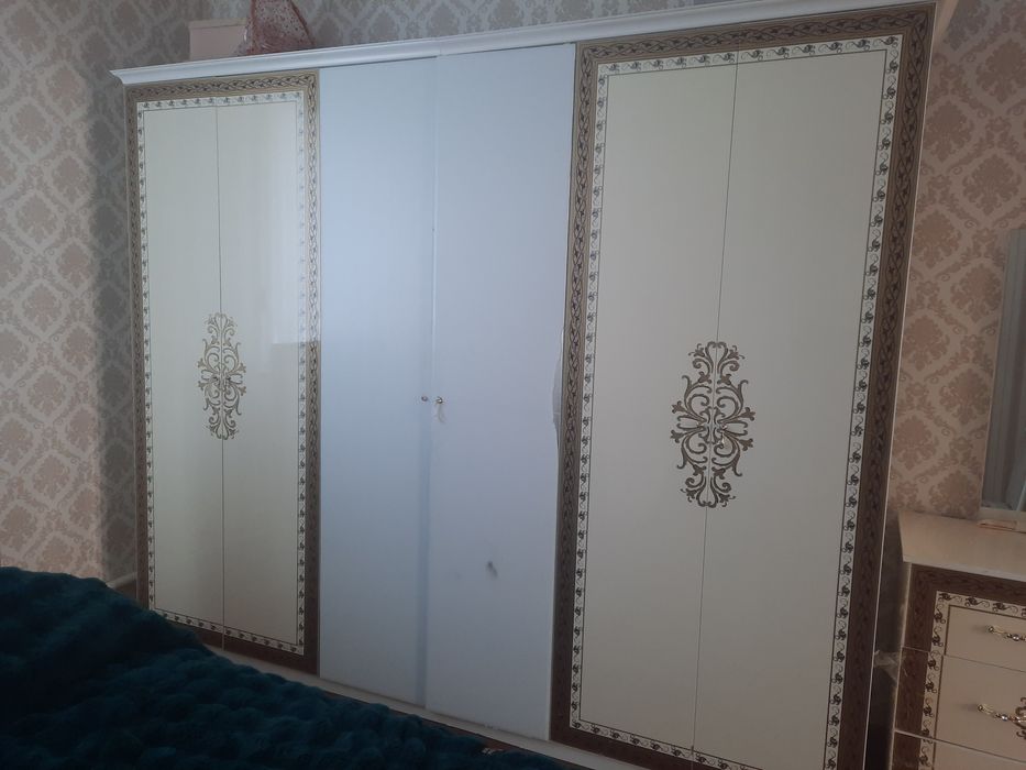 Спальный гарнитур