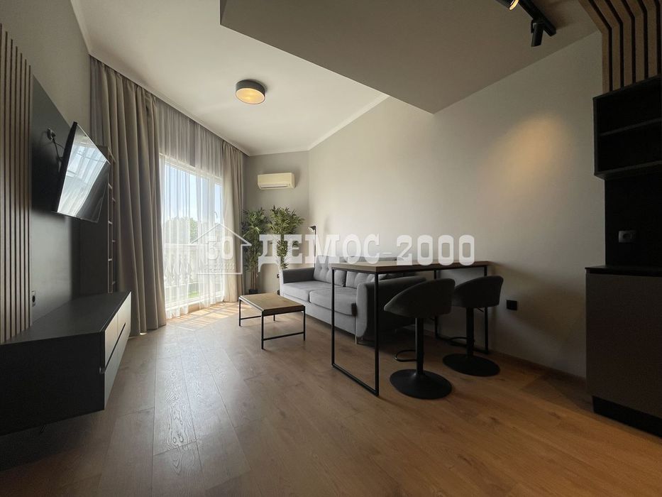 Продава се Двустаен апартамент в Варна, Бриз - 120 кв.м за 2080 €/кв.м - Снимка #3