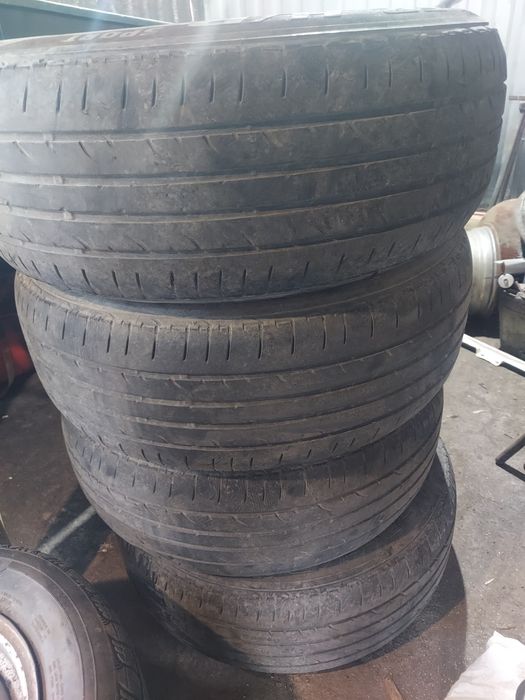 Продам резину на 15 и на 17