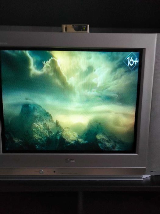 Телевизор LG, б/у