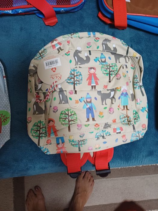 Vând ghiozdane copii