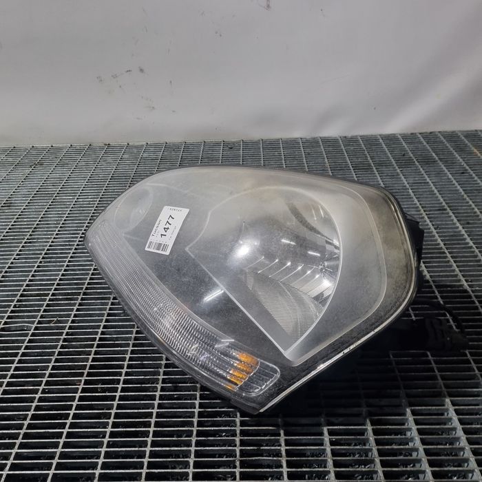 Far Stanga Hyundai Tucson - SUV 4 Usi (1477) Fara xenon