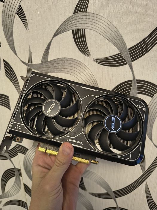 Placa video  RTX  4060 V2 OC Edition, 8GB