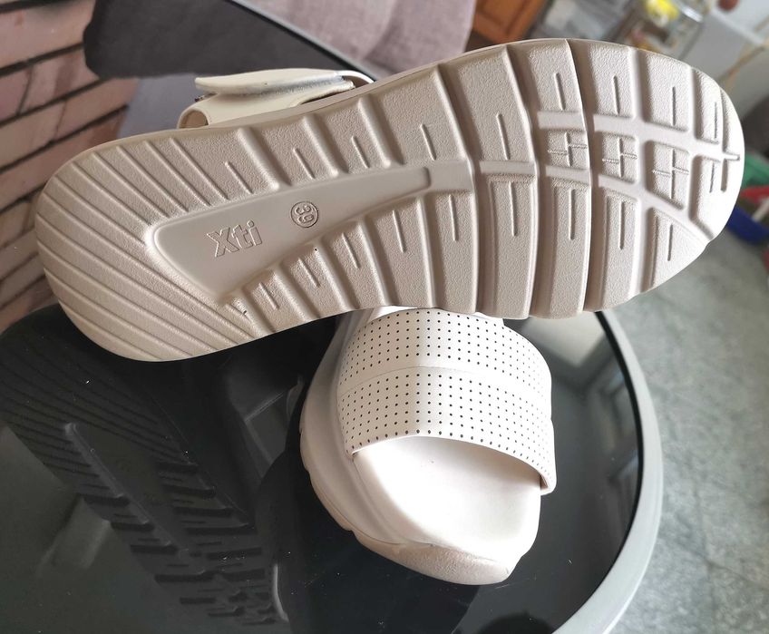 Нови дамски сандали 38, 39 номер