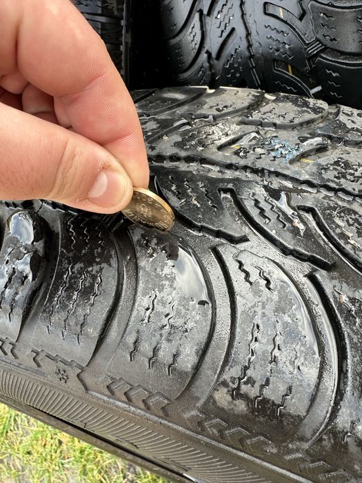 Vand cauciucuri cu tot cu janta