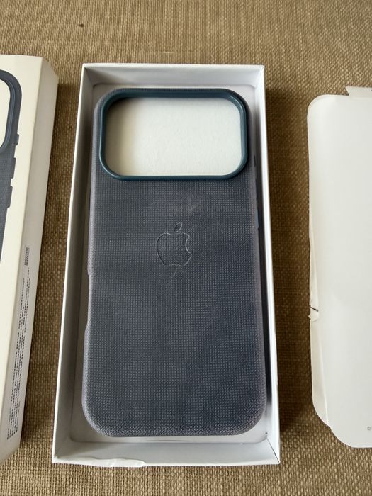 Husă TechWoven Iphone 17 Pro