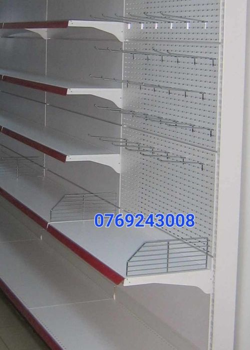 Rafturi pentru magazine 330