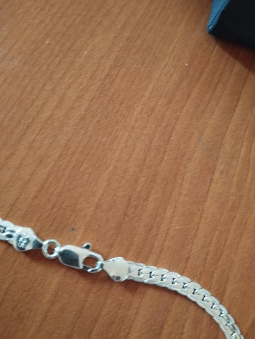 Vând lanț și două brățări