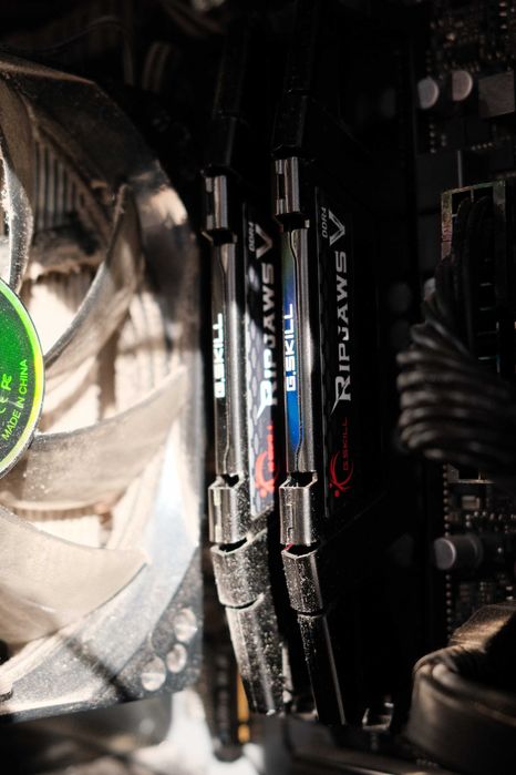 Гейминг компютър XFX Radeon RX7800XT + Ryzen 3600 + 32GB RAM