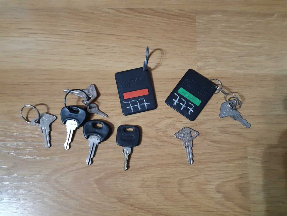 Cheie chei auto Dacia 1310 butuci usi contact portbagaj portiera etc