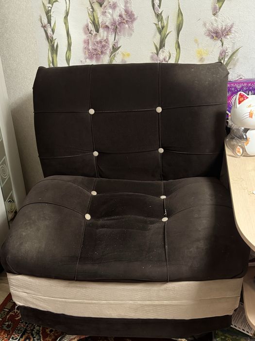 Продам диван в хорошем состоянии