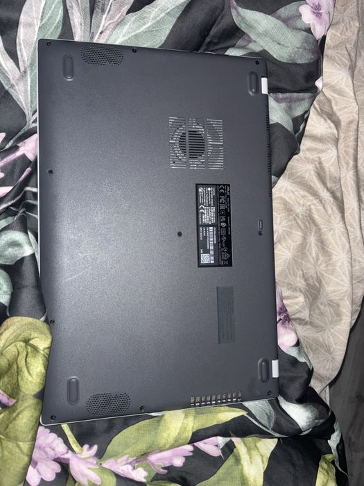 Vând laptop ASUS VivoBook 15 X515EA