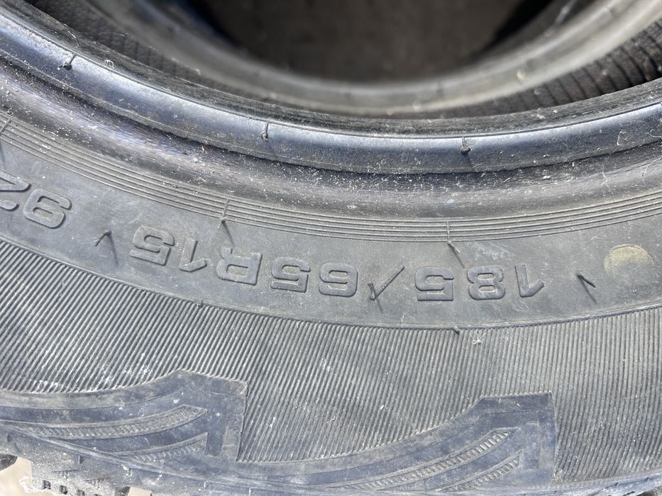 Продам шины шипованный. Покрышка