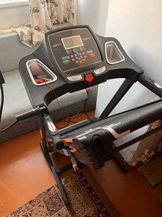 Продам беговую дорожку