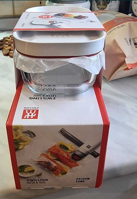 Стъклен вакуумен съд и вокуумпомпа Zwilling