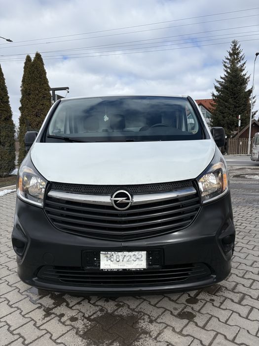 De vanzare duba autoutilitara Opel Vivaro