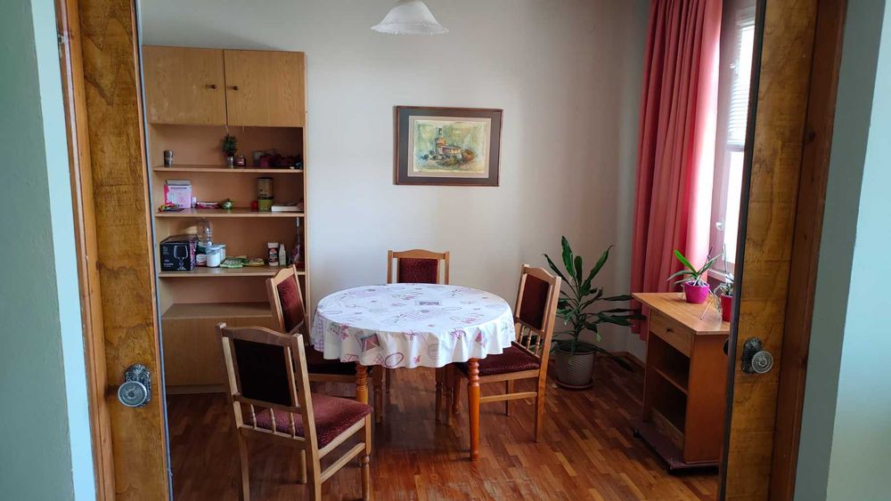 Тристаен апартамент в центъра на гр. Монтана