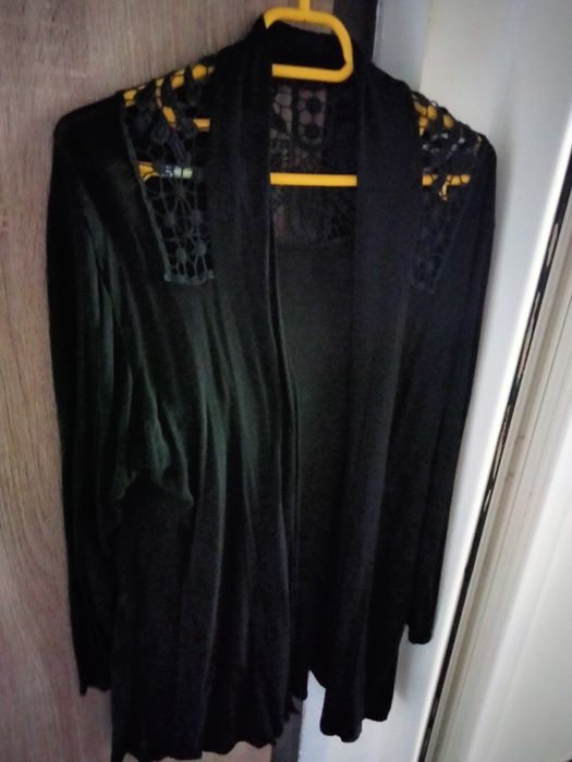 Pulovăre barbati,pantaloni femei rochițe.