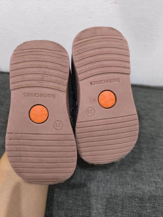 Sneakers biomecanics mărimea 21 imblanite cu lână, perfect pt toamna iarna