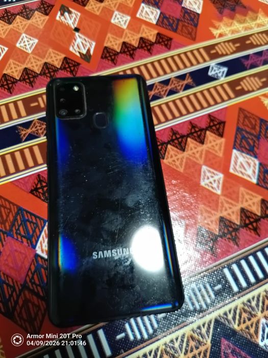 Продам телефоны Самсунг А20иА21