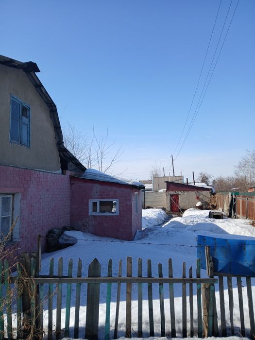 Продам дам на дачном участке