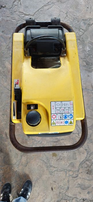Vând mai compactor Wacker Neuson
