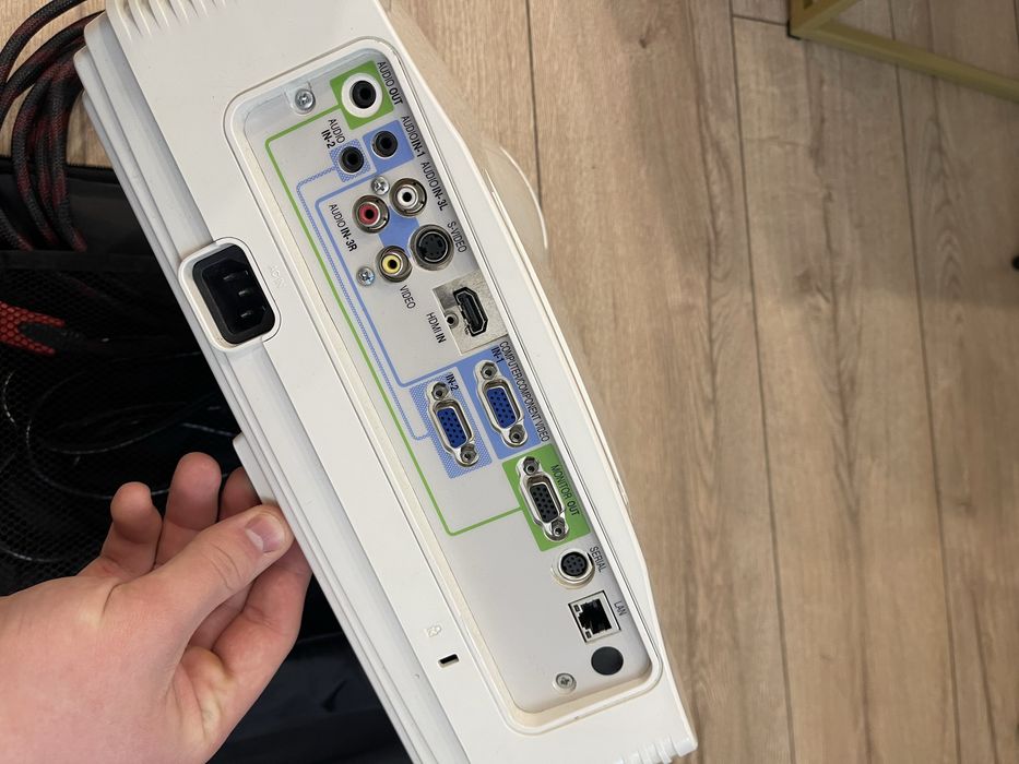 Проектор Mitsubishi