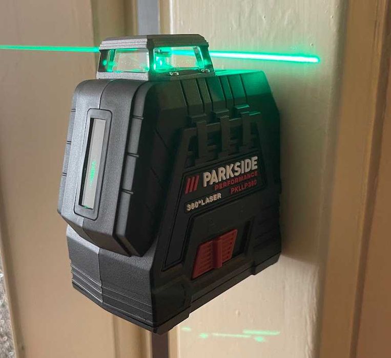 Нов зелен лазерен нивелир Парксайд Parkside внос от Германия с тринога