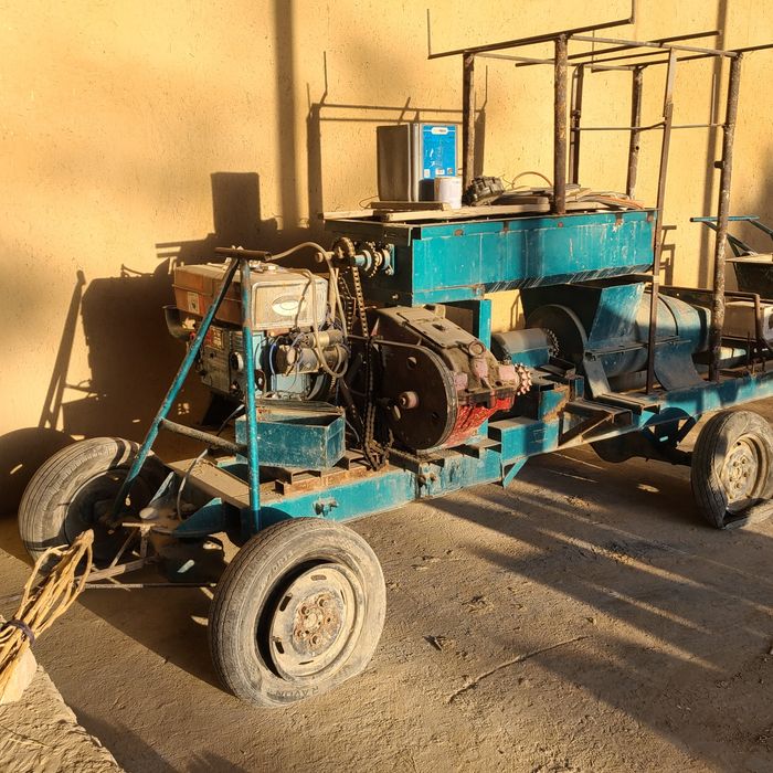 Loy blok soltiladi  kamchiliklari yuq ishlatib beramz Narxi 2.5 ming