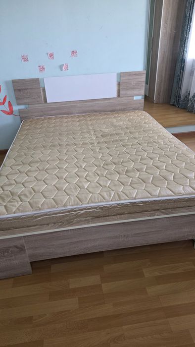 2х спальная кровать с матрасом