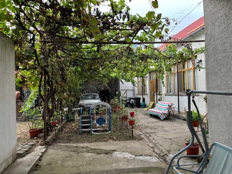 Casă mare zona centrală Aluniș