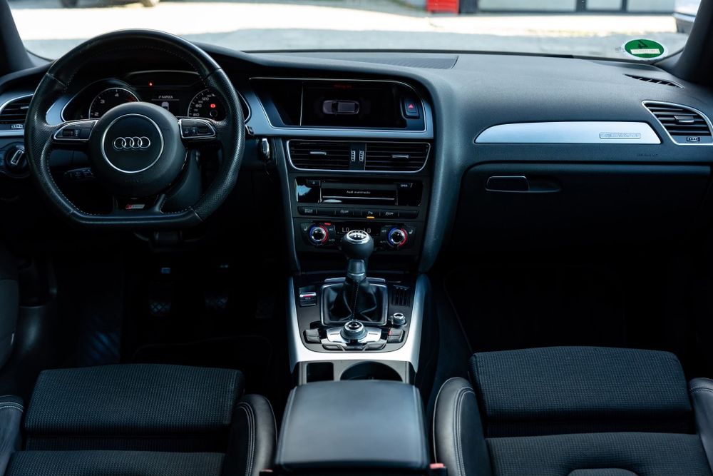 Audi A4 3xS-Line 2015 Quattro 4x4 2.0Diesel 190cp Euro 6 • 12Luni Garantie Motor Cutie si 4X4 • Transport gratuit la domiciliu • Rate • Nr Rosii